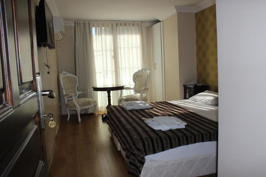 My Way Terrace Hotel Adalar Room photo