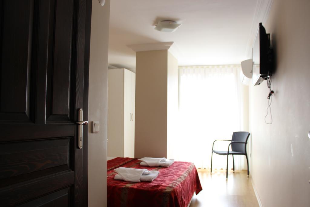 My Way Terrace Hotel Adalar Room photo